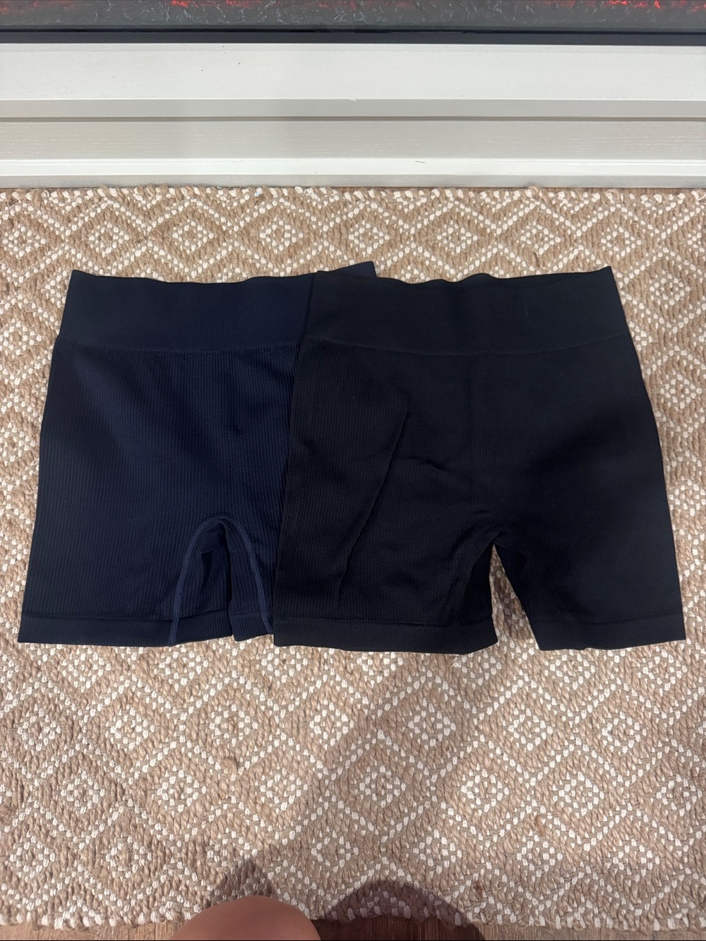 Women’s Black & Navy Seamless Ribbed Bike Shorts